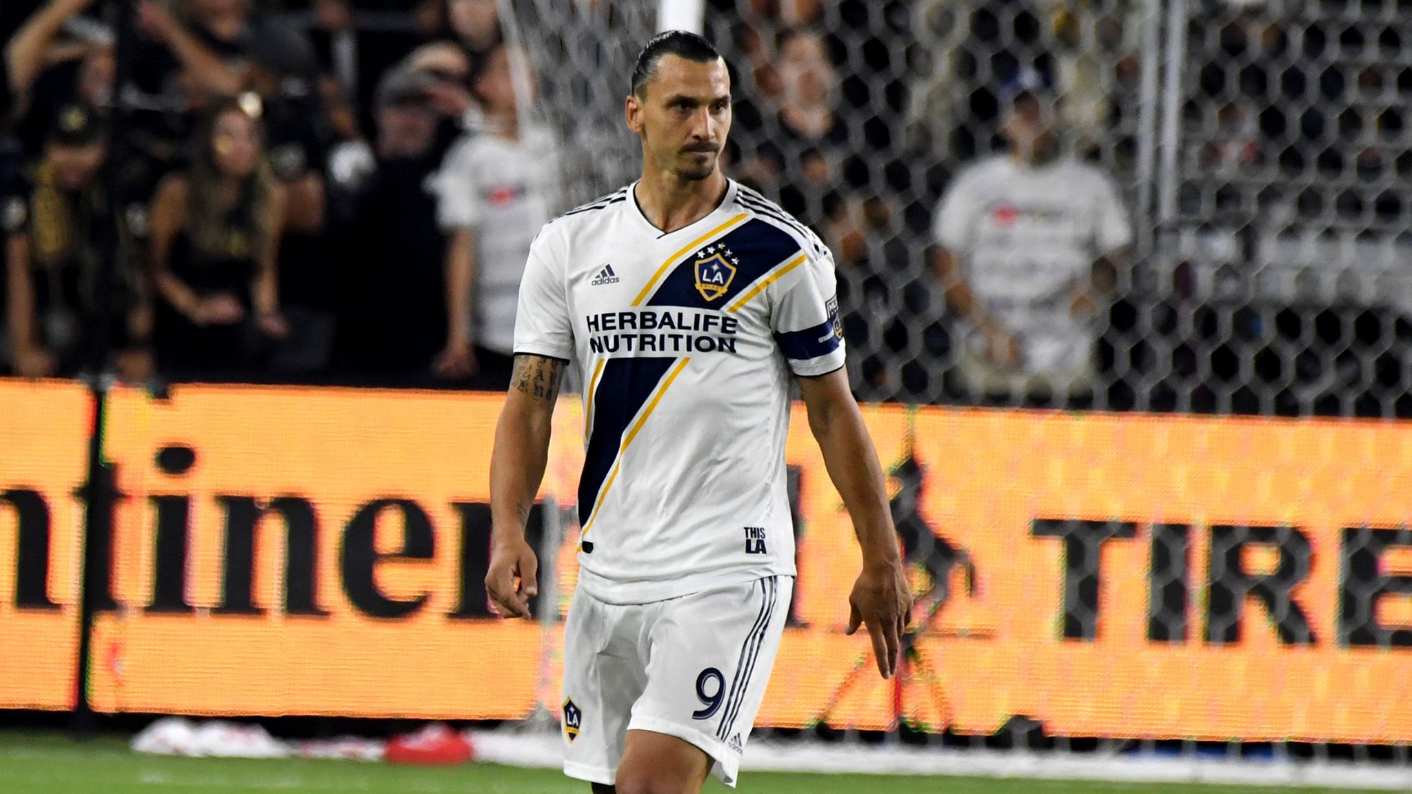 Zlatan Ibrahimovic I Am Football Auf Deutsch