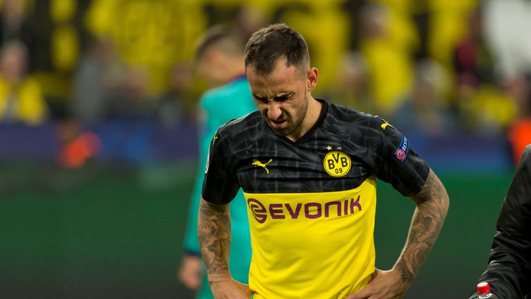 Paco Alcacer wird Borussia Dortmund im Duell gegen Freiburg fehlen.