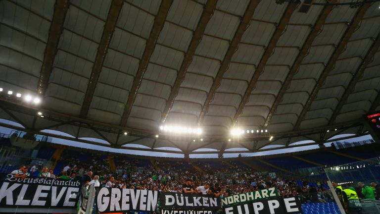 Etwa 6000  Fans aus Mönchengladbach feuerten ihre Borussia in der Europa League bei der AS Rom an.