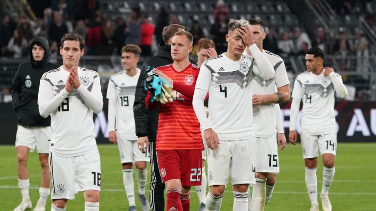 Das DFB-Team verspielt in der zweiten Hälfte einen 2:0-Vorsprung gegen Argentinien.