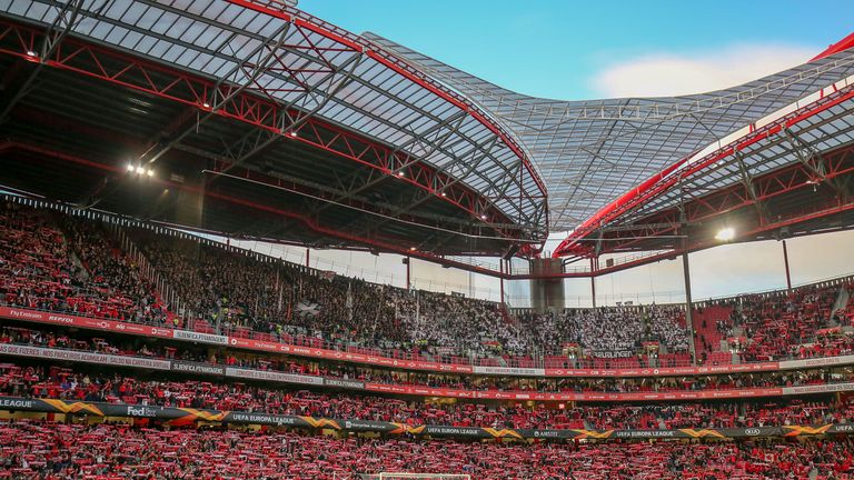 Am 11. April 2019 begleiteten mehr als 6000 Frankfurter Fans ihre Eintracht zum Europa-League-Spiel bei Benfica Lissabon.