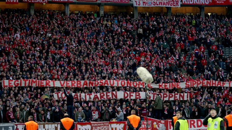 In der Saison 2016/17 wollten 10.000 Bayern-Fans im Berliner Olympiastadion das Spiel gegen die Hertha sehen.