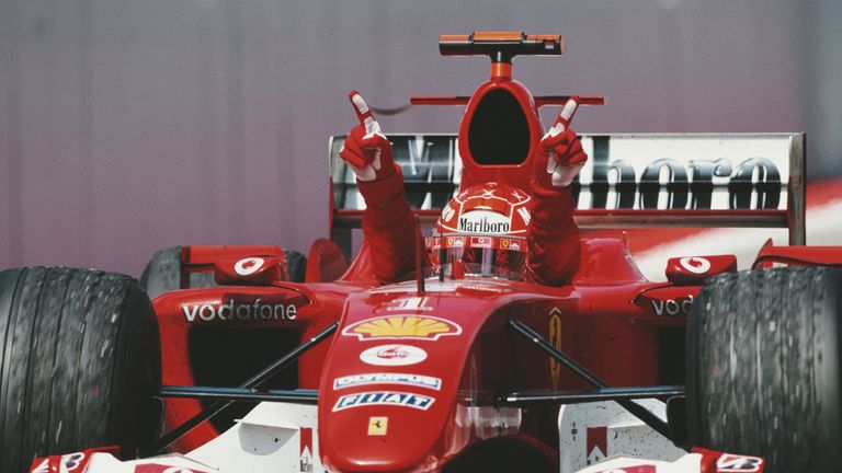 Schnellsten Rennrunden: Diese Rubrik führt Schumacher mit einem sicheren Abstand an - 77mal legte er die schnellste Zeit auf die Strecke. Hamilton liegt hier lediglich bei 46-mal. Um den Rekord zu brechen, müsste er noch einige Jahre fahren ...