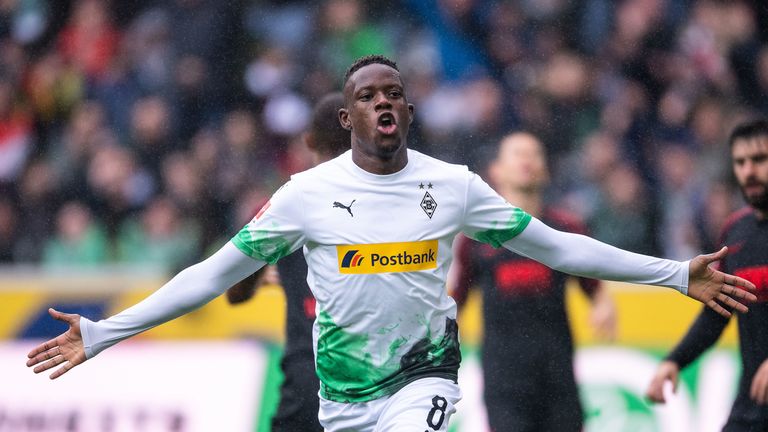 Zakaria trifft gegen Augsburg.