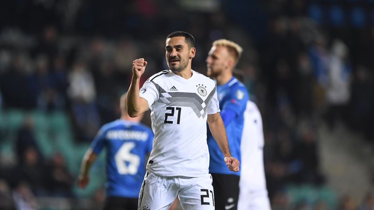 Die deutsche Nationalmannschaft feiert in Estland wichtige drei Punkte.