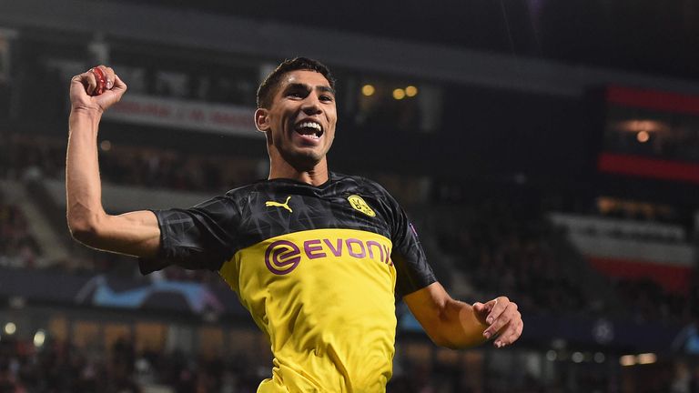 Achraf Hakimi erzielt gegen Slavia Prag beide Tore.