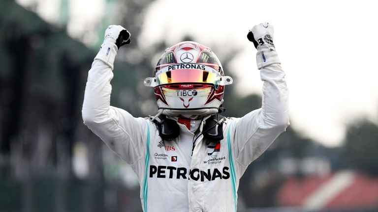Lewis Hamilton triumphiert beim Großen Preis von Mexiko.