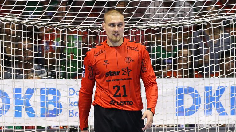 Neu-Kieler Dario Quenstedt erhielt den Vorzug gegenüber Keeper Silvio Heinevetter. Bei guter Leistung winkt ihm das EM-Ticket.