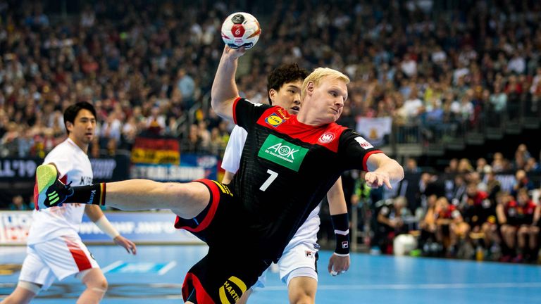 Kreisläufer Patrick Wiencek verpasst das erste Spiel gegen Kroatien am 23.10. aufgrund einer Knieverletzung. Am Donnerstag soll er zur Mannschaft in Hannover dazustoßen.