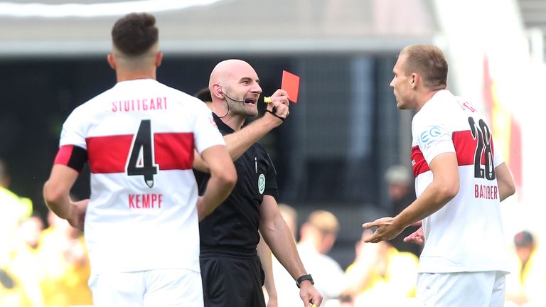 Holger Badstuber sieht nach einem taktischen Foul die Gelb-Rote Karte.