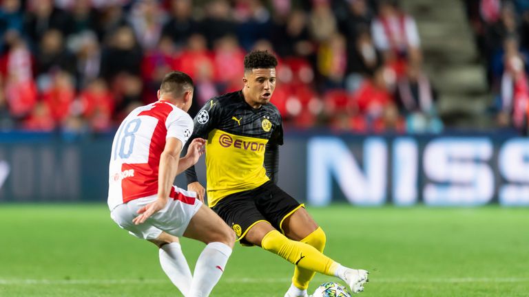 Platz 3 - Jadon Sancho: Gleich zwei Spitzenwerte für den Dortmund-Profi: Seine sechs Vorlagen und eine Passquote von 88 Prozent machen ihn zum Top-Aufbereiter der Auswahl. Zusätzlich gelangen dem 19-jährigen Youngster schon vier Treffer.