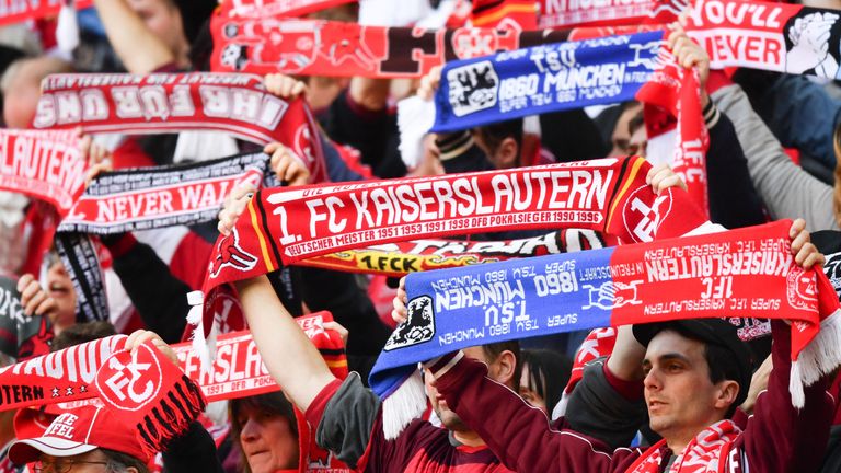 Der TSV 1860 München und der 1. FC Kaiserslautern pflegen seit 1984 eine innige Fanfreundschaft. 