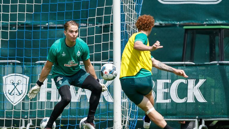 Luca Plogmann (19/SV Werder Bremen): Hat den Schritt in den Herren-Fußball gemeistert und steht als Stammkeeper bei der Zweitvertretung der Norddeutschen im Tor. Daneben durchlief er seit der U15 alle DFB-Jungendmannschaften, kommt auf 22 Einsätze.