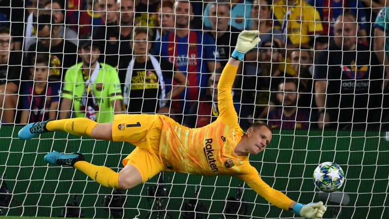 Marc-Andre ter Stegen: Unabhängig vom Verletzungspech wird die Nummer zwei gegen Argentinien eine Chance bekommen. Das Thema um den Platz zwischen den Pfosten wird heiß diskutiert. Mit einem guten Spiel kann der Barca-Profi die Debatte anheizen.