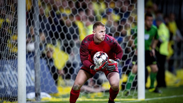 Marwin Schwäbe (24/ Bröndby IF): Verdient seine Sporen mittlerweile in Dänemark. Ist beim Kopenhagener Klub unangefochtene Nummer eins und sammelte bereits internationale Erfahrung in der Europa-League-Qualifikation sowie bei 26 DFB-U-Länderspielen.