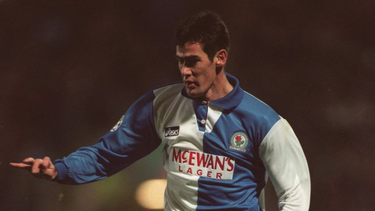 Mike Newell erzielte am 6. Dezember 1995 drei Tore für die Blackburn Rovers gegen Rosenborg Trondheim. Er benötigte für seinen Dreierpack damals neun Minuten. Schneller war in der Geschichte der Champions League nur ein Spieler...