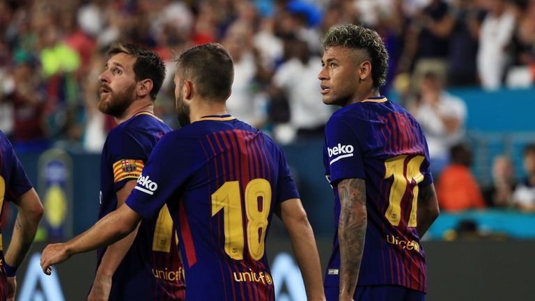 Vier Jahre spielte Neymar (r.) im Trikot des FC Barcelona. Eine Rückkehr im Sommer scheiterte.