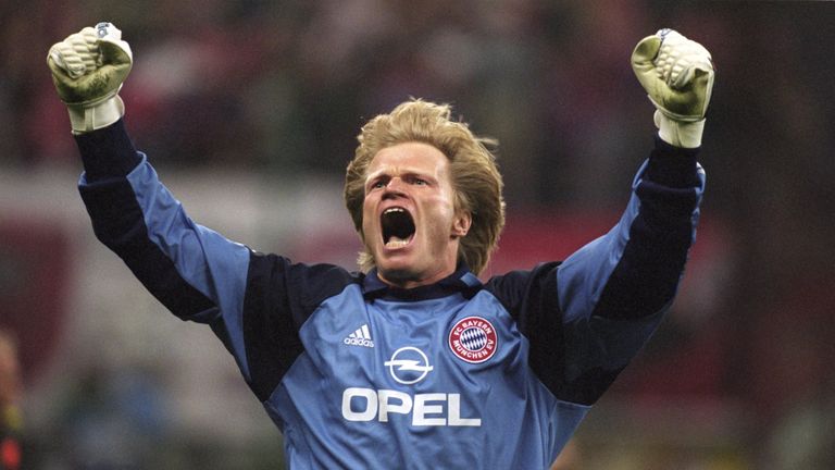 Der Titan wird König von Mailand: Oliver Kahn hielt im Champions League Finale 2001 gegen den FC Valencia gleich drei Elfmeter und sorgte dafür, dass der FC Bayern den Henkelpott in der Mailänder Nachthimmel stemmen durfte.