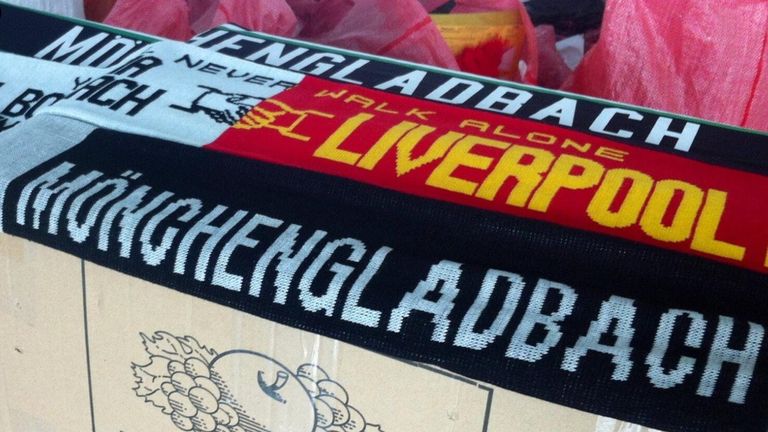 Die Fanfreundschaft zwischen Borussia Mönchengladbach und dem FC Liverpool besteht seit 1991. Damals hatten die Fohlen 21.000 DM an die Hinterbliebenen der Hillsborough-Katastrophe gespendet. (Quelle: twitter.com/LFC)