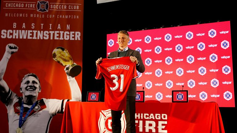 2017 wechselt der Weltmeister dann in die MLS zu Chicago Fire. 
Sein Debüt dort feiert Schweinsteiger am 1. April 2017 gegen Montreal Impact. Der Deutsche trifft in der 17. Minute zum 1:0. Die Partie endet mit einem 2:2-Unentschieden. 
