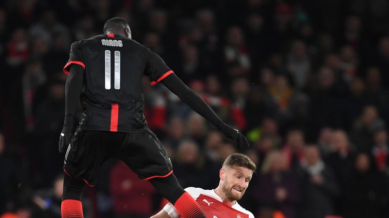 Shkodran Mustafi: Mit der Verpflichtung von David Luiz verlor der Innenverteidiger seinen Stammplatz beim FC Arsenal endgültig. Der 27-Jährige, der in der B-Mannschaft der Gunners Europa League spielen darf, wartet noch auf die ersten Liga-Minuten.