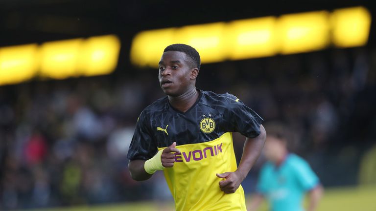 Trotz eines Treffers von Youssoufa Moukoko verliert der BVB mit 1:4.