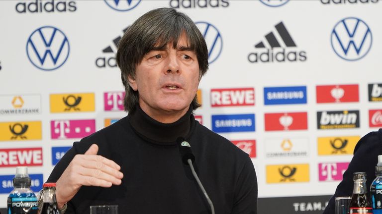 Joachim Löw trifft mit dem DFB-Team auf Weißrussland.