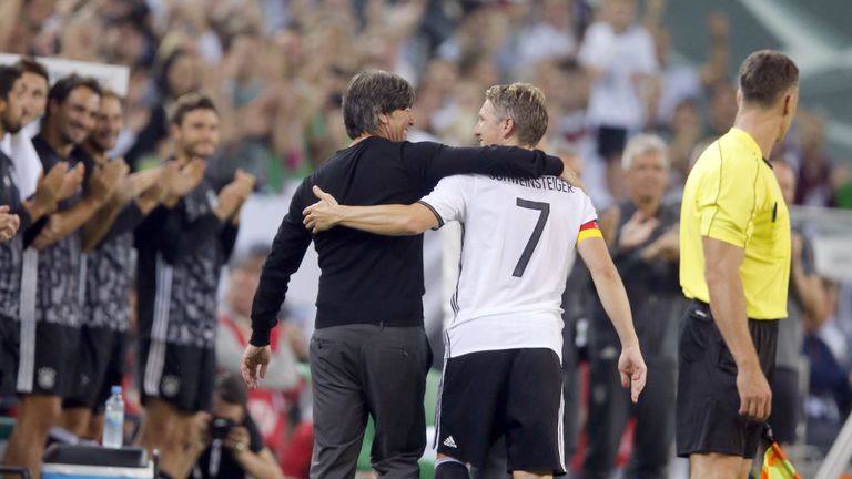Joachim Löw hat Bastian Schweinsteiger angeboten, beim DFB reinzuschnuppern.