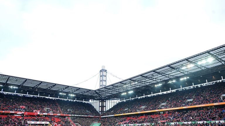 Unbekannte haben drei Ziegenköpfe in das innere des Kölner RheinEnergie-Stadions geworfen.