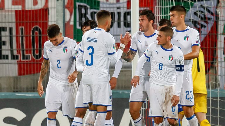 Mit der bis dato maximalen Punkteausbeute ist die italienische Nationalmannschaft vorzeitig für die EM qualifiziert. Gruppengegner der Azzurri waren unter anderem Griechenland und Bosnien-Herzigowina.