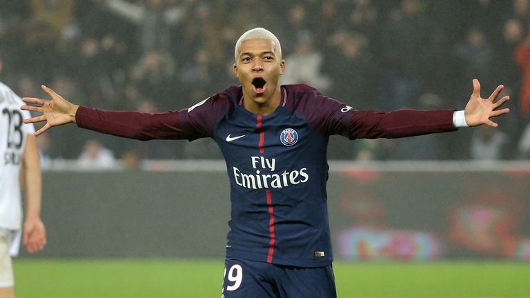 Auch PSG-Star Kylian Mbappe machte die ''Blond-Trend-Welle'' 2017 mit. 