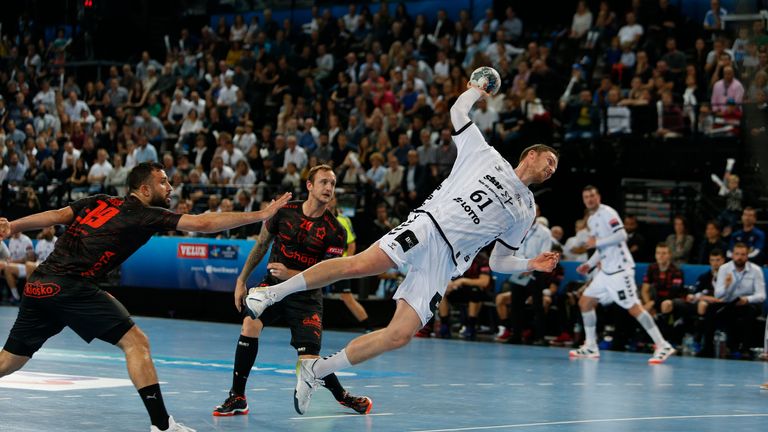 Auf so einen freien Wurf wie hier im Hinspiel, hofft THW Kiels Hendrik Pekeler auch im Rückspiel gegen Montpellier HB.