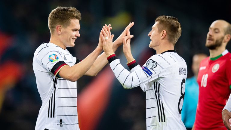 Matthias Ginter und Toni Kroos können gegen Weißrussland überzeugen.