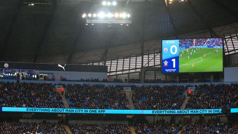 PLATZ 12: Manchester City. Zuschauerschnitt: 54.338.