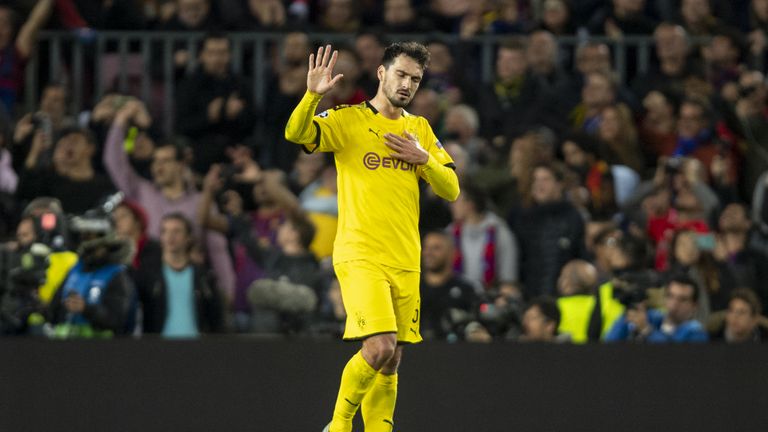 Mats Hummels war mit seinem Fehlpass vor dem 0:2 maßgeblich an der BVB-Niederlage gegen den FC Barcelona beteiligt.