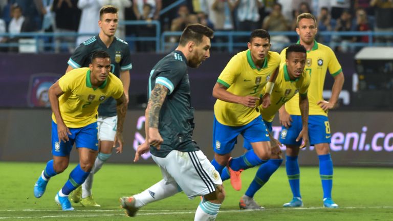 Lionel Messi traf gegen Brasilien per Elfmeter-Nachschuss.