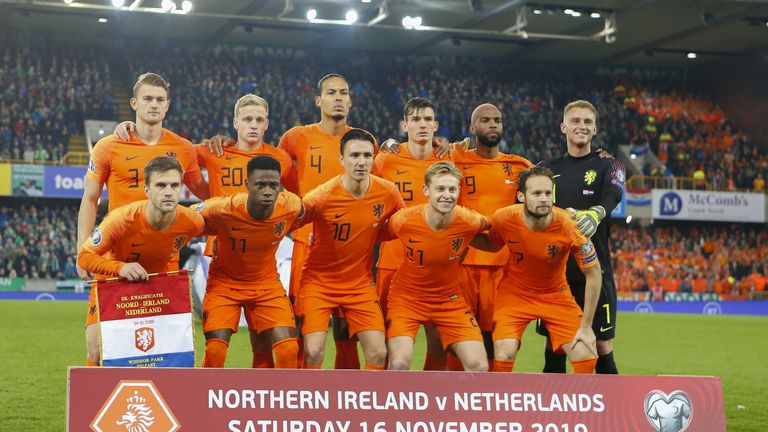 Die niederländische Nationalmannschaft positioniert sich gegen Rassismus.