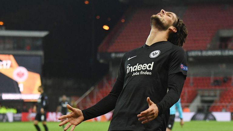 Die Enttäuschung ist Goncalo Paciencia ins Gesicht geschrieben.