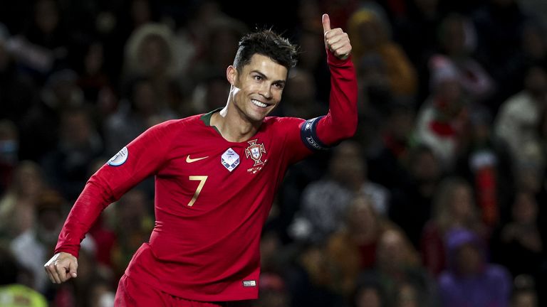 Dahinter sichert sich Portugal um Superstar Cristiano Ronaldo den zweiten Platz und ist damit ebenfalls bei der EM dabei. Ein 2:0-Auswärtssieg in Luxemburg am letzten Spieltag sorgte letztlich für Klarheit.
