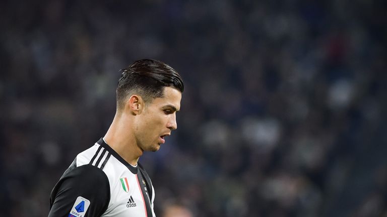 Cristiano Ronaldo hatte schon einfachere Zeiten. Die Reaktion nach seiner Auswechslung sorgt für ordentlich Kritik am fünfmaligen Weltfußballer.