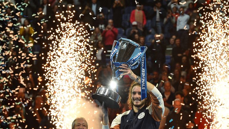 Stefanos Tsitsipas triumphiert erstmals bei den ATP Finals.