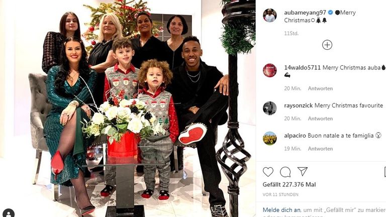Arsenal-Star Pierre-Emerick Aubameyang hat Weihnachten volle Hütte. (Quelle: instagram.com/aubameyang97)