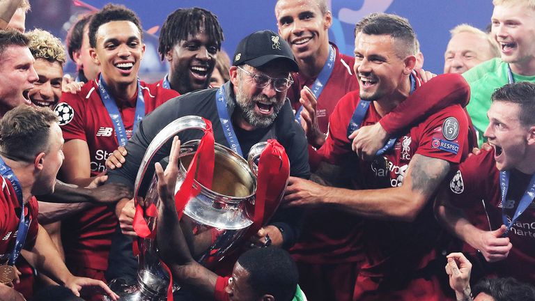 Kurze Zeit später aber endlich der langersehnte Titel für Klopp in Liverpool. Im Champions-League-Finale behalten die Reds in Madrid gegen Tottenham Hotspur mit 2:0 die Oberhand. 