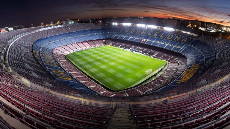 Camp Nou (Barcelona, Spanien) - Kapazität: 99.354