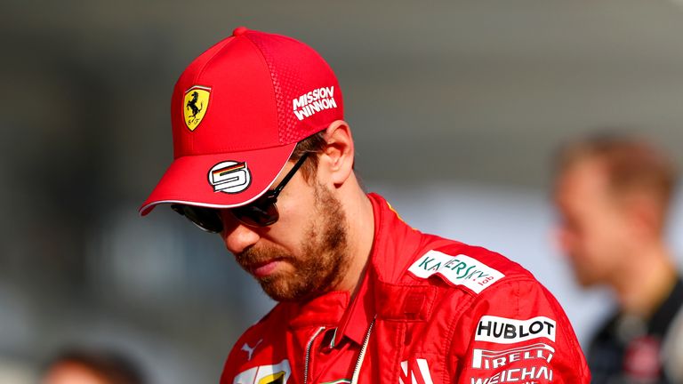 Sebastian Vettel enttäuscht beim Saisonfinale in Abu Dhabi und belegt beim Hamilton-Triumph lediglich den fünften Platz. 