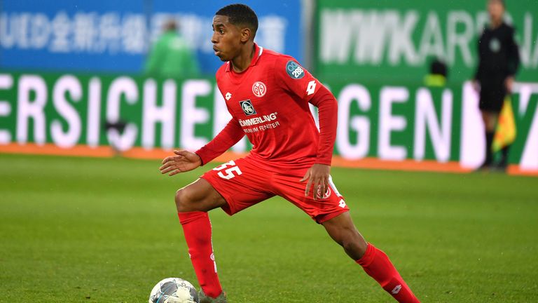 Leandro Barreiro (1. FSV Mainz 05) - 57 Einsatzminuten - am 01.03.2000 geboren.  Gegen Paderborn, Augsburg und Bremen sammelte der Mittelfeldakteur von Mainz 05 seine ersten Einsatzminuten in der Bundesliga-Hinrunde 2019/20. 