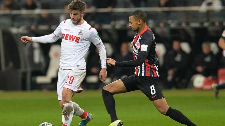 Jan Thielmann (1. FC Köln) - 204 Einsatzminuten - am 26.05.2002 geboren. Im Dezember bestritt der 17-Jährige drei Spiele für Köln (geg. Bayer, Frankfurt, Bremen) und ist damit auch der erste 2002er-Spieler, der jemals in Liga eins auflief.