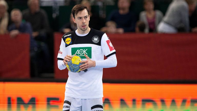 Rechtsaußen: Bei den Löwen läufts diese Saison noch nicht so rund, bei Patrick Groetzki auch noch nicht. Kastening überzeugt mehr auf dieser Position.