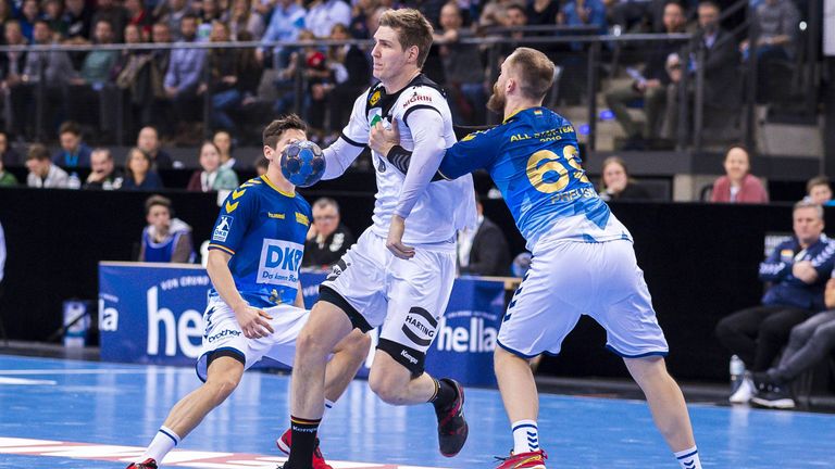 Rückraum links: Abwehr-Spezialist Finn Lemke wurde schon einmal von Prokop zuhause gelassen - dafür hagelte es viel Kritik. Den Fehler wird der Coach wohl so schnell nicht mehr machen.