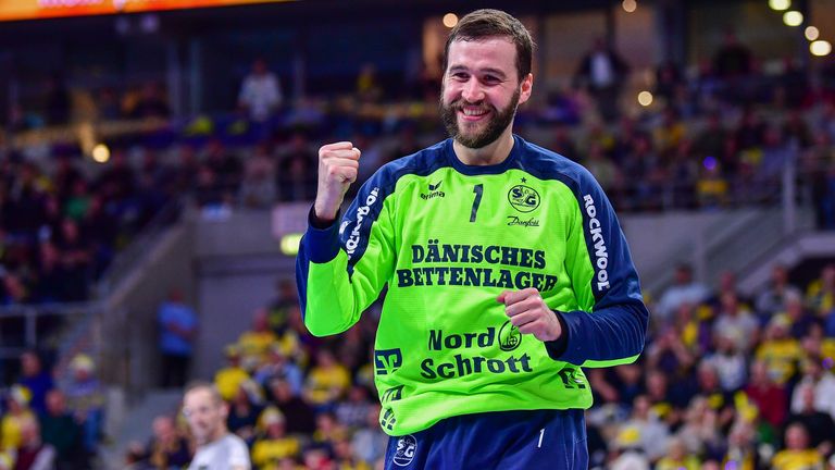 Platz 5: Benjamin Buric vom amtierenden Meister aus Flensburg war insgesamt 247 Mal am Ball, davon hielt er 18 Siebenmeter. Ganz knapp die Top-5 verpasst haben dagegen die Weltklasse-Keeper Mikael Appelgren (246 Paraden) und Niklas Landin (244), allerdings auch bei geringerer Einsatzzeit.